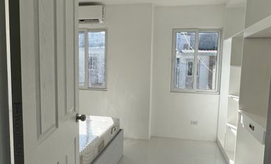 2BR & 2T&B with bathtub fully furnished with parking