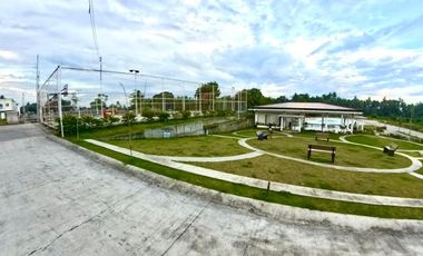 2BR & 2T&B with bathtub fully furnished with parking