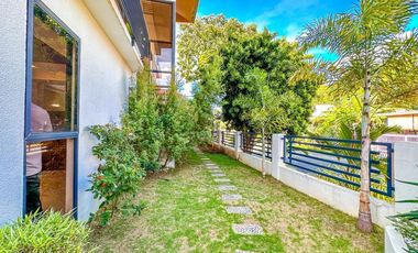 Charming corner Single Detached Home nestled in an exclusive village at Las Pina