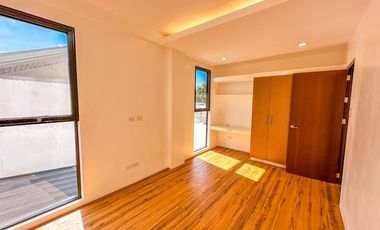 Charming corner Single Detached Home nestled in an exclusive village at Las Pina