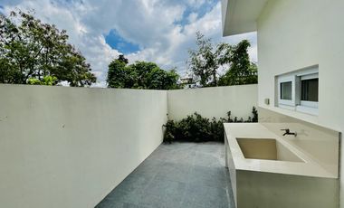 FOR SALE MODERN DESIGN THREE STOREY HOUSE AND LOT IN GREENWOODS