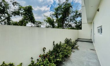 FOR SALE MODERN DESIGN THREE STOREY HOUSE AND LOT IN GREENWOODS