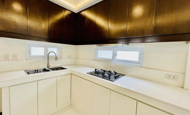 FOR SALE MODERN DESIGN THREE STOREY HOUSE AND LOT IN GREENWOODS