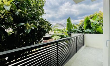 FOR SALE MODERN DESIGN THREE STOREY HOUSE AND LOT IN GREENWOODS