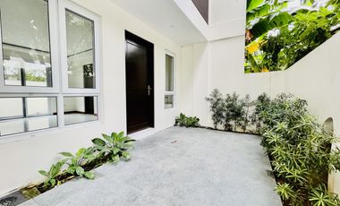 FOR SALE MODERN DESIGN THREE STOREY HOUSE AND LOT IN GREENWOODS