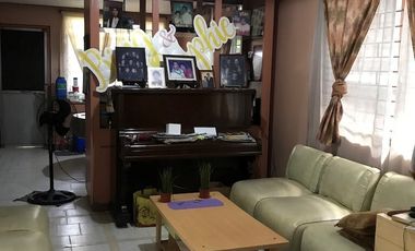Old House in Mandaluyong behind VRP Medical Center for Sale
