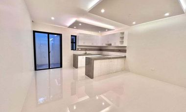 PRE-SELLING ELEGANT DESIGN 3 STOREY TRIPLEX TOWNHOUSE FOR SALE IN LAS PIÑAS