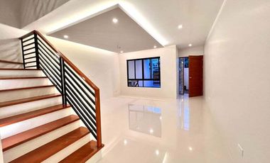PRE-SELLING ELEGANT DESIGN 3 STOREY TRIPLEX TOWNHOUSE FOR SALE IN LAS PIÑAS