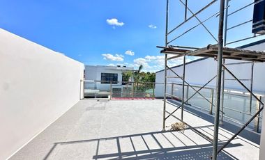 FOR SALE WITH FLEXIBLE TERMS ELEGANT HOUSE IN PILAR VILLAGE LAS PINAS