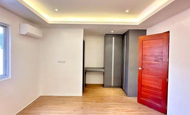 FOR SALE WITH FLEXIBLE TERMS ELEGANT HOUSE IN PILAR VILLAGE LAS PINAS