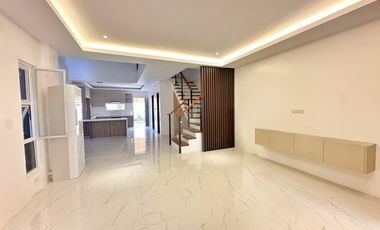 FOR SALE WITH FLEXIBLE TERMS ELEGANT HOUSE IN PILAR VILLAGE LAS PINAS