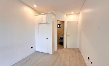 CONTEMPORARY DESIGN TOWNHOUSE FOR SALE IN PILAR VILLAGE LAS PINAS