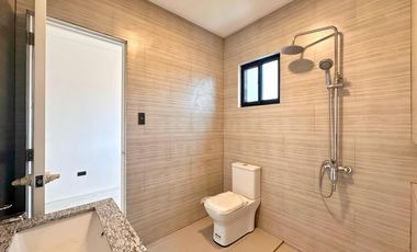 CONTEMPORARY DESIGN TOWNHOUSE FOR SALE IN PILAR VILLAGE LAS PINAS
