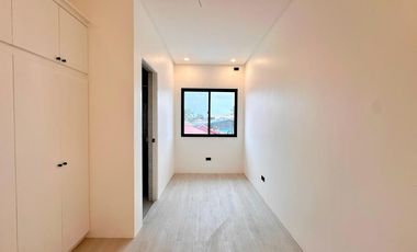 CONTEMPORARY DESIGN TOWNHOUSE FOR SALE IN PILAR VILLAGE LAS PINAS