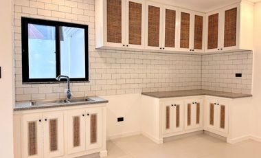 CONTEMPORARY DESIGN TOWNHOUSE FOR SALE IN PILAR VILLAGE LAS PINAS