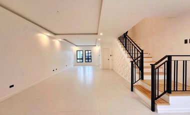 CONTEMPORARY DESIGN TOWNHOUSE FOR SALE IN PILAR VILLAGE LAS PINAS