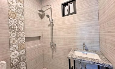 CONTEMPORARY DESIGN TOWNHOUSE FOR SALE IN PILAR VILLAGE LAS PINAS
