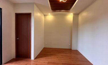 THREE STOREY INDUSTRIAL HOUSE FOR SALE IN PILAR VILLAGE LAS PINAS
