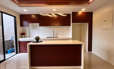 THREE STOREY INDUSTRIAL HOUSE FOR SALE IN PILAR VILLAGE LAS PINAS