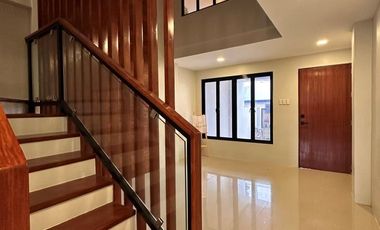 THREE STOREY INDUSTRIAL HOUSE FOR SALE IN PILAR VILLAGE LAS PINAS