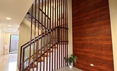 THREE STOREY INDUSTRIAL HOUSE FOR SALE IN PILAR VILLAGE LAS PINAS