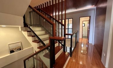 THREE STOREY INDUSTRIAL HOUSE FOR SALE IN PILAR VILLAGE LAS PINAS