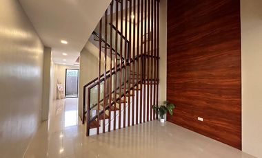 THREE STOREY INDUSTRIAL HOUSE FOR SALE IN PILAR VILLAGE LAS PINAS