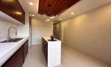 THREE STOREY INDUSTRIAL HOUSE FOR SALE IN PILAR VILLAGE LAS PINAS