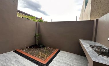 THREE STOREY INDUSTRIAL HOUSE FOR SALE IN PILAR VILLAGE LAS PINAS
