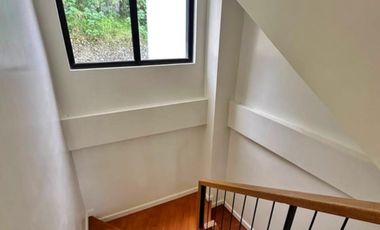 House and Lot For Sale with 4 bedrooms in Bermuda hills.