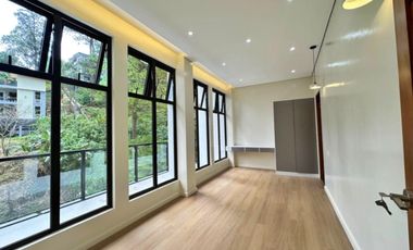 House and Lot For Sale with 4 bedrooms in Bermuda hills.