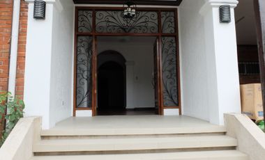 PRICE AS LOT! CORNER LOT HOUSE IN ALABANG HILLS VILLAGE