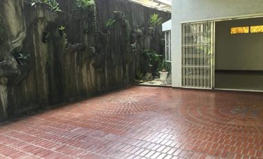 4 Bedroom House in White Plains Quezon City for Lease