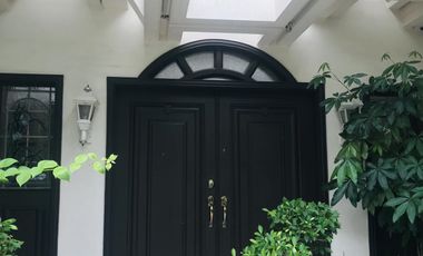 HOUSE and LOT / MARINA BAY TOWN