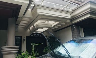 HOUSE and LOT / MARINA BAY TOWN
