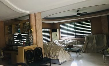 HOUSE and LOT / MARINA BAY TOWN