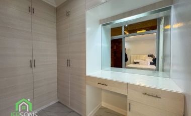 Modern House for sale