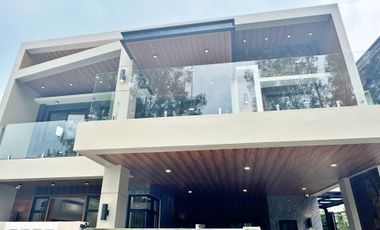 Sensational 4-Bedroom House and Lot for Sale in Tagaytay City