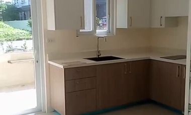 House & Lot for RENT in Silang few minutes away to Tagaytay in a Golf Community