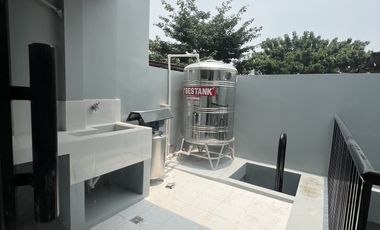 5 Bedroom Townhouse for Sale in Sta. Mesa Manila