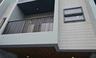 5 Bedroom Townhouse for Sale in Sta. Mesa Manila