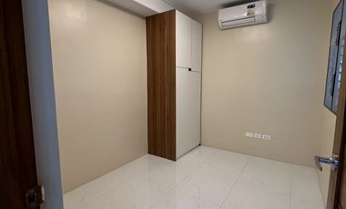 5 Bedroom Townhouse for Sale in Sta. Mesa Manila