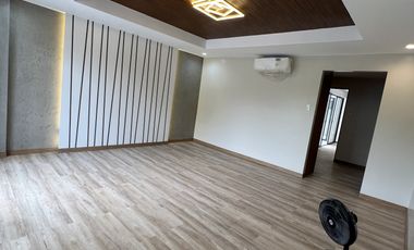 5 Bedroom Townhouse for Sale in Sta. Mesa Manila