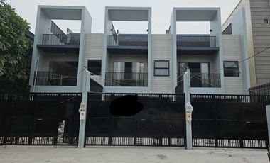 5 Bedroom Townhouse for Sale in Sta. Mesa Manila