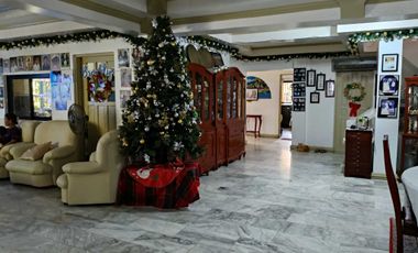 Beach house for rent 12 bedrooms 11 toilet and bath in Poblacion Panglao Bohol