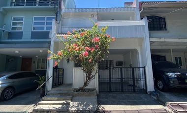 3 Bedroom House in Palm Village, Makati City