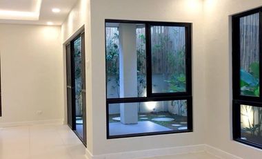 House for sale Elegant Single Unit Along J. Elizalde Bf Homes at Parañaque