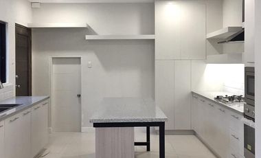 House for sale Elegant Single Unit Along J. Elizalde Bf Homes at Parañaque