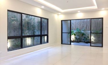 House for sale Elegant Single Unit Along J. Elizalde Bf Homes at Parañaque