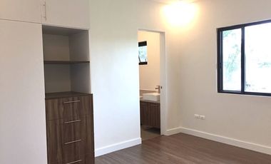 House for sale Elegant Single Unit Along J. Elizalde Bf Homes at Parañaque